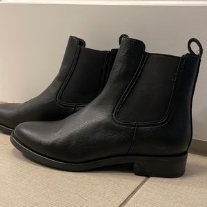 Black Thursday  Chelsea Boots